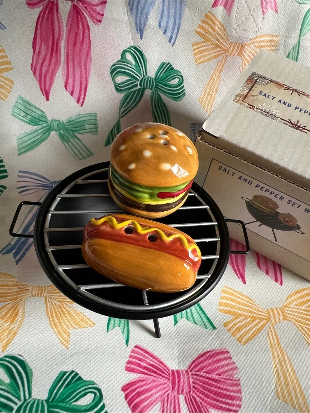 Cute. Salt & Pepper Mini Grill Set